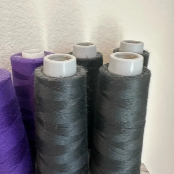 Surger Thread - Picture 10 of 10